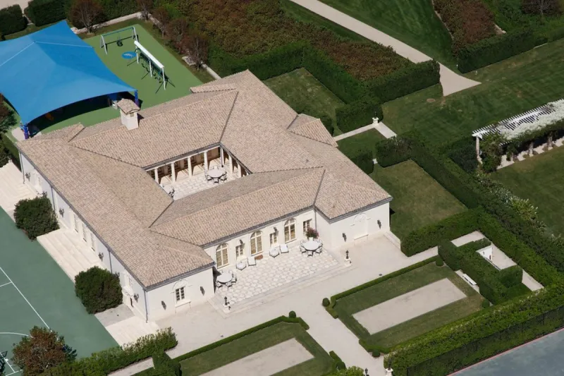  صور..10 حقائق مجنونة عن قصر ملياردير السندات