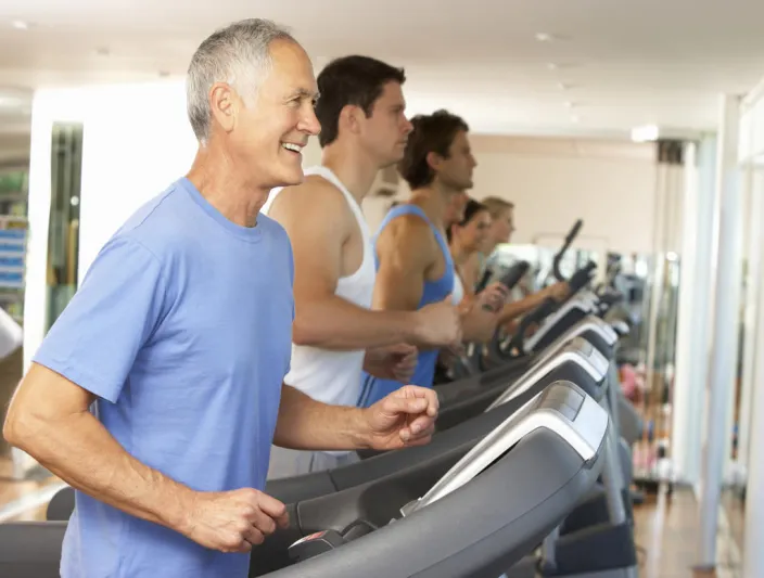 10 عادات من شأنها أن تسبب لك الأمراض والسمنة!!