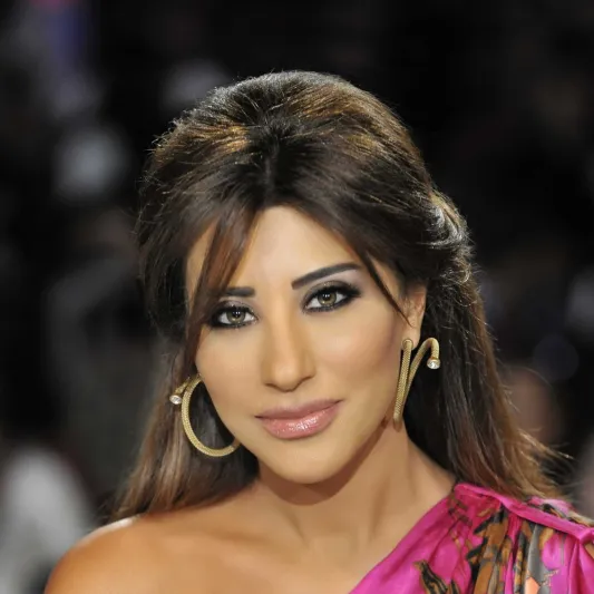 نجوم اختاروا أزواجاً وزوجات من غير دينهم