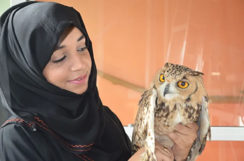 إماراتية تعيش مع 270 حيوانا في منزلها