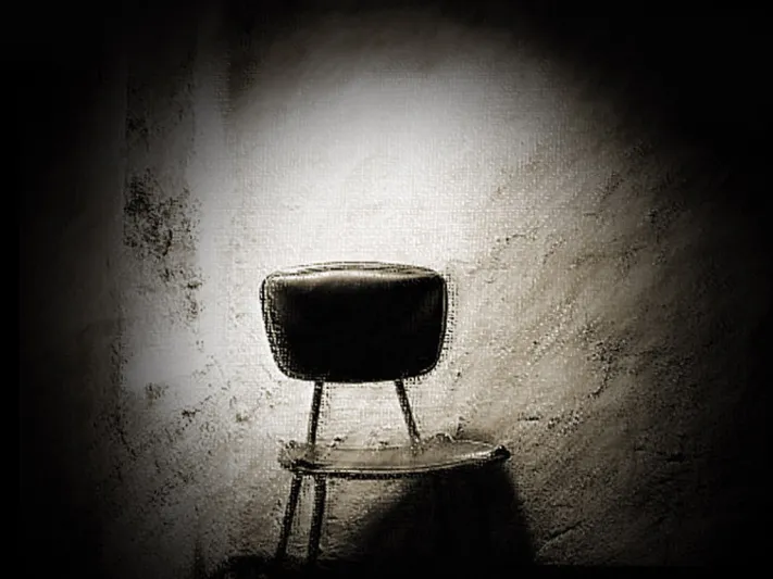 9 طرق استجواب بشعة استخدمت داخل غرف التحقيق