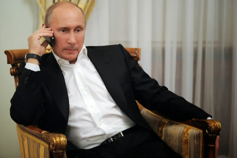 بالصور.. ما نوع الهواتف الذكية التي يستخدمها أبرز قادة العالم؟