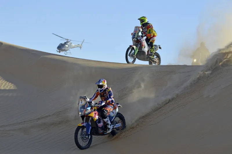 ناصر العطية يتصدر السيارات  في ثاني أيام رالي أبوظبي الصحراوي 