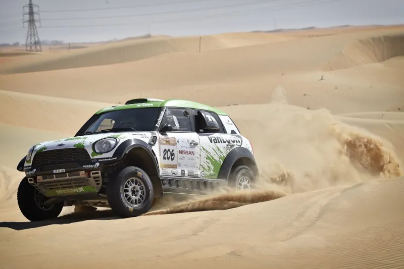 ناصر العطية يتصدر السيارات  في ثاني أيام رالي أبوظبي الصحراوي 