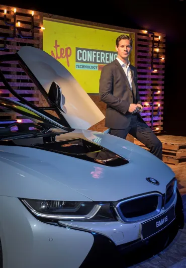 سيّارة BMW i8 تأسر قلوب عشاقها