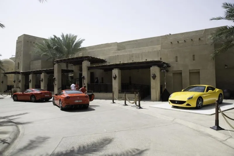 بالصور :  فيراري "كاليفورنيا تي" الفاخرة في دبي