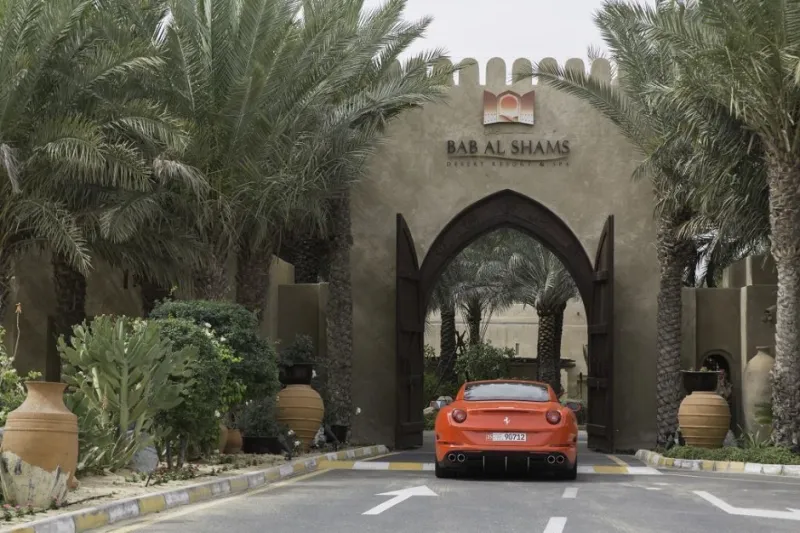 بالصور :  فيراري "كاليفورنيا تي" الفاخرة في دبي