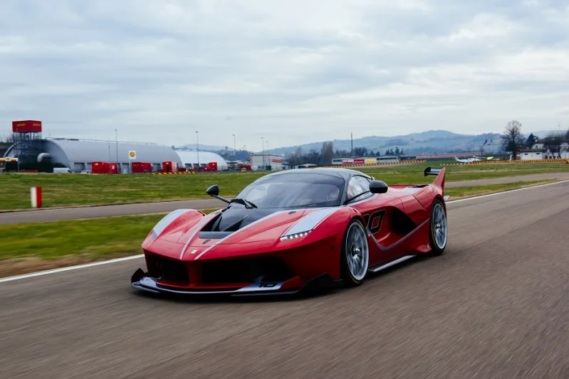 فيراري FXX-K تفوز بلقب "أفضل الأفضل"