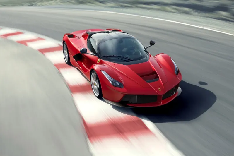 فيراري FXX-K تفوز بلقب "أفضل الأفضل"