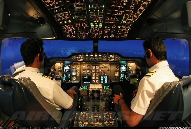 أهم 9 أسئلة عما يحدث في قمرة القيادة على الطائرة