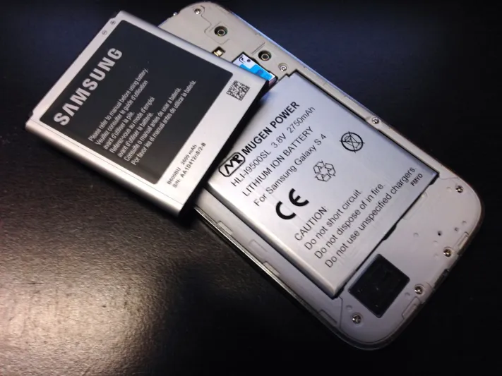 خمس من أفضل الهواتف ببطارية قابلة للإزالة 