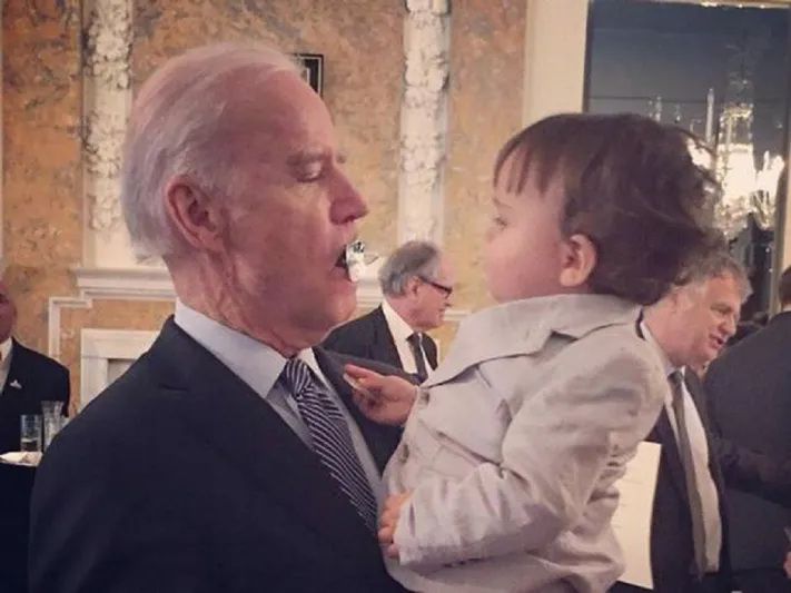 صورة محرجة لجو بايدن نائب الرئيس الأميركي!