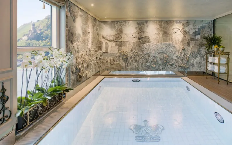 بالصور..هل هذه هي أغلى سفينة سياحية في العالم؟