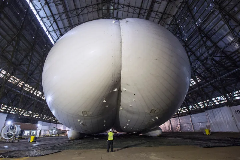 بالصور.. شاهد”Airlander 10″ أكبر طائرة على وجه الأرض