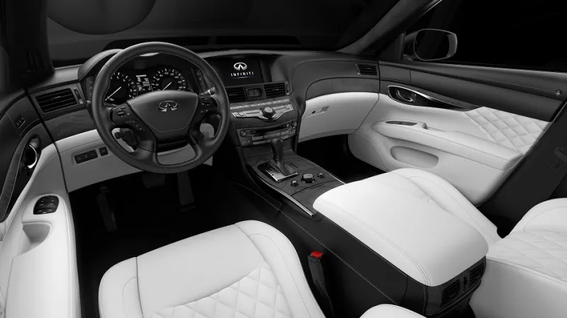 Infiniti unveils Q70L 