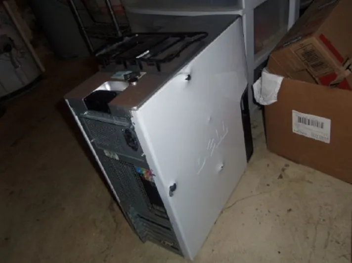 صراع مع الكمبيوتر ينتهي بإطلاق ثمان رصاصات