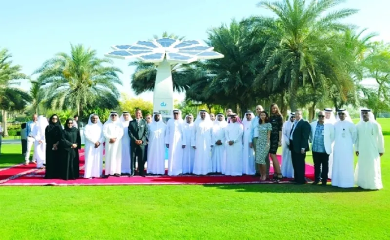 بالصور: "النخلة الذكية"... خدمات تفوق الخيال في دبي!