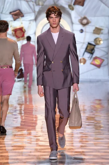 مجموعة فرساتشي الرجالية لموسم ربيع وصيف 2015