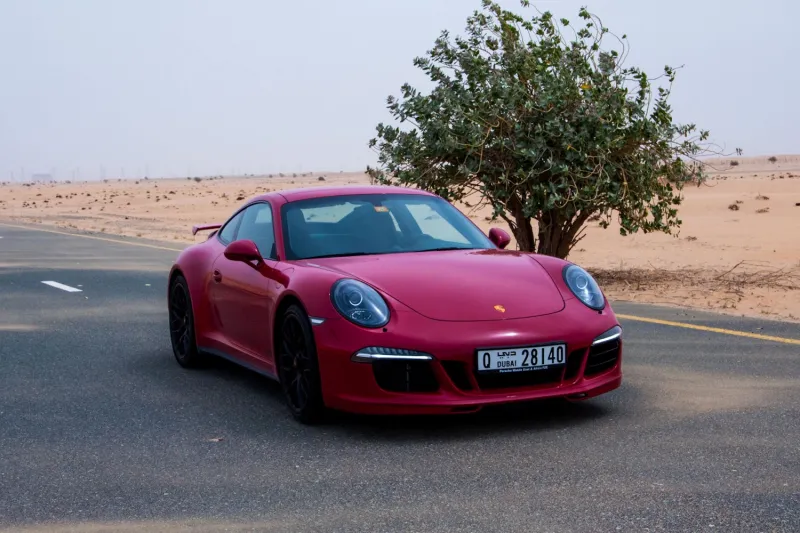 بالصور...الفخامة و قوة الأداء في سيارة”بورش كاريرا GTS”