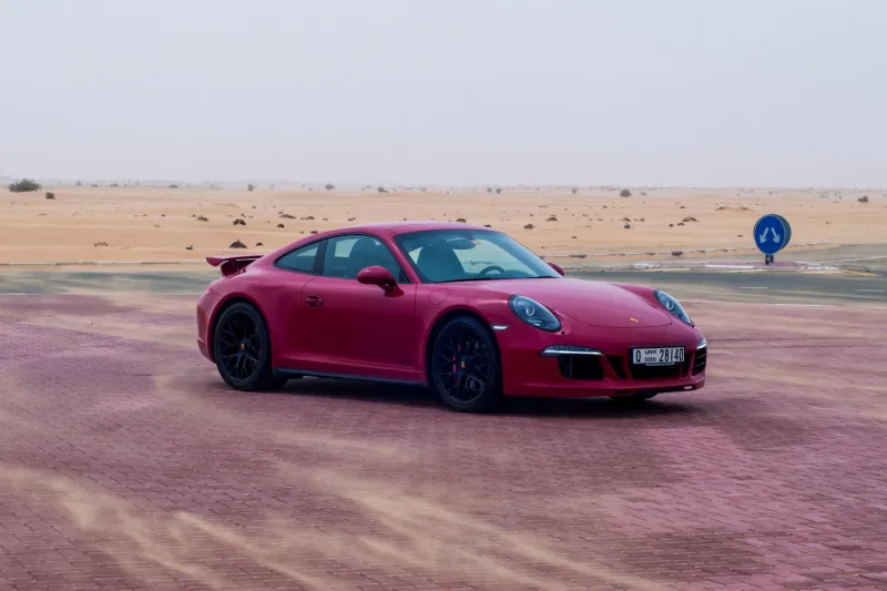 بالصور...الفخامة و قوة الأداء في سيارة”بورش كاريرا GTS”