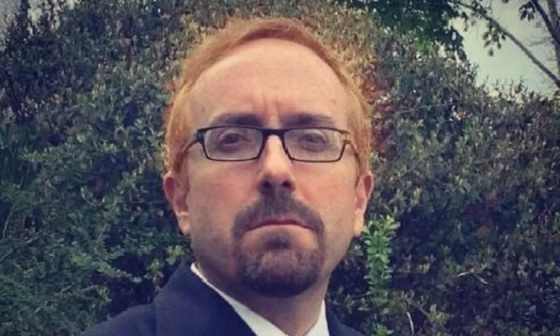 صورة..سفير واشنطن في تركيا “يصبغ شعره” رداً على عمدة أنقرة