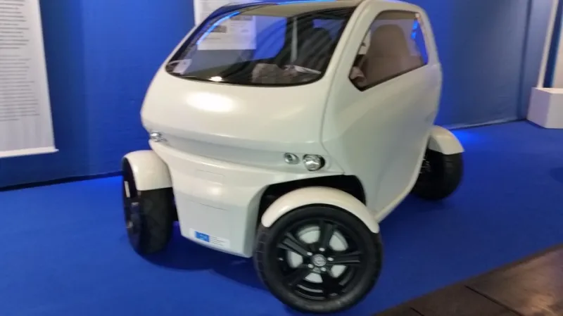 بالصور...مهندسون ألمان يبتكرون سيارة كهربائية مرنة يمكن طيها