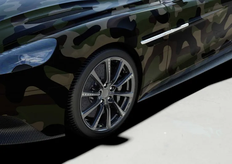 بالصور...سيارة “Camo’d Vanquish” نتاج تعاون بين أستون مارتن وفالنتينو