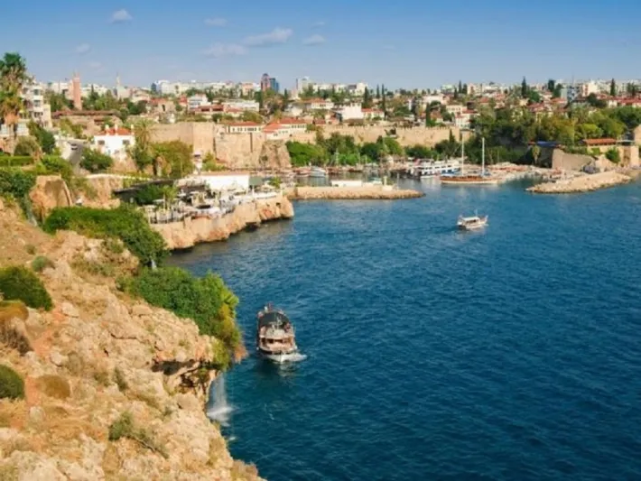 بالصور.. نظرة على “أجمل مكان على وجه الأرض”