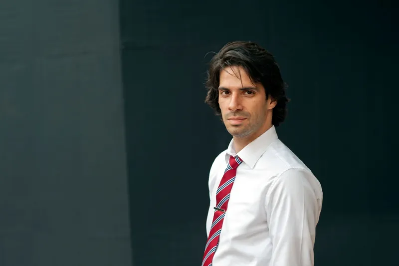 الباحث السعودي حسام الزواوي:  محارب "البكتيريا الخارقة"