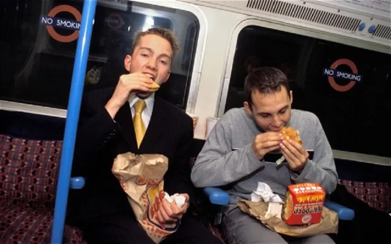 عقوبة المفطرين في دبي