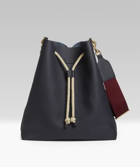 في المطارات... تبنى هذه الأناقة العملية