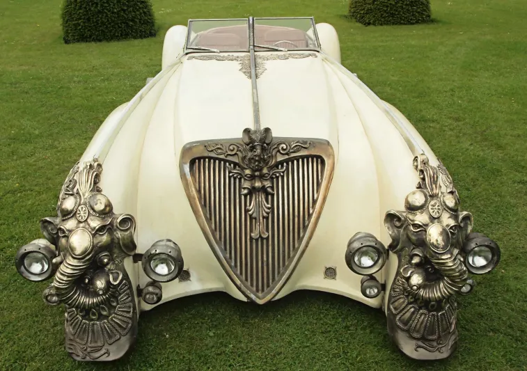 بالصور:سيارة "كابتن نيمو" تعرض في المزاد: