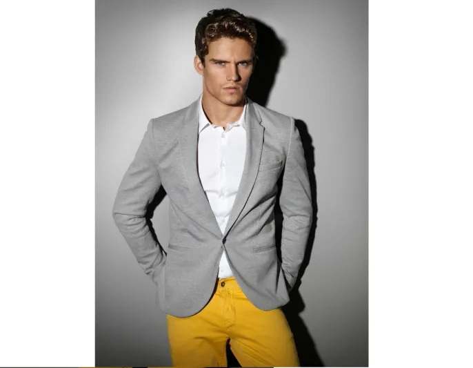 هذا ما ما يناسب اللون الأصفر للرجال