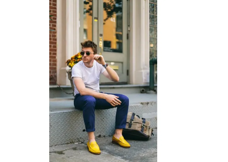 هذا ما ما يناسب اللون الأصفر للرجال