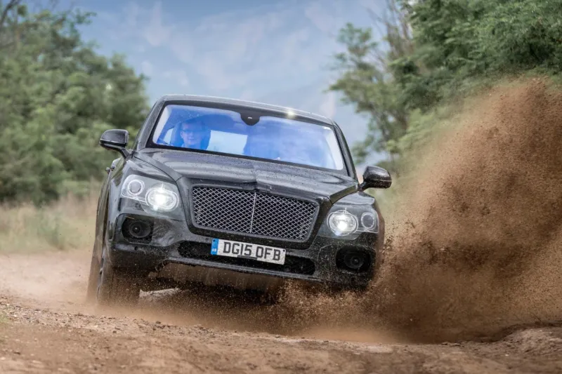 بنتلي بنتايغا تجري تجارب عملية قبل عرضها في فرانكفورت