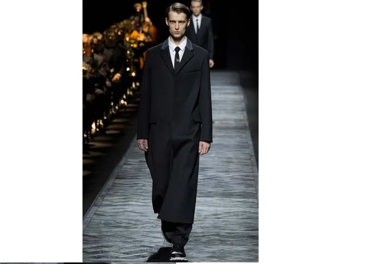 "استراقة نظر" الى أجمل بذلات الموسم المقبل 