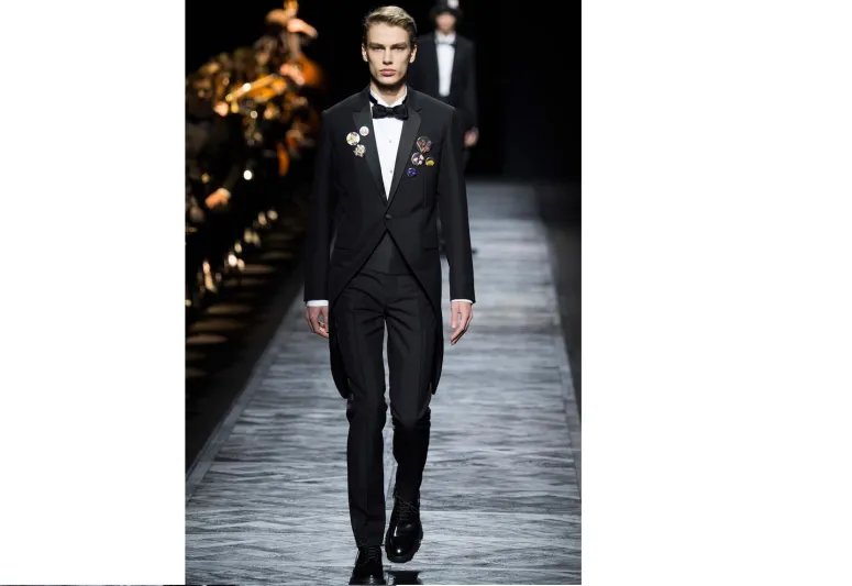 "استراقة نظر" الى أجمل بذلات الموسم المقبل 