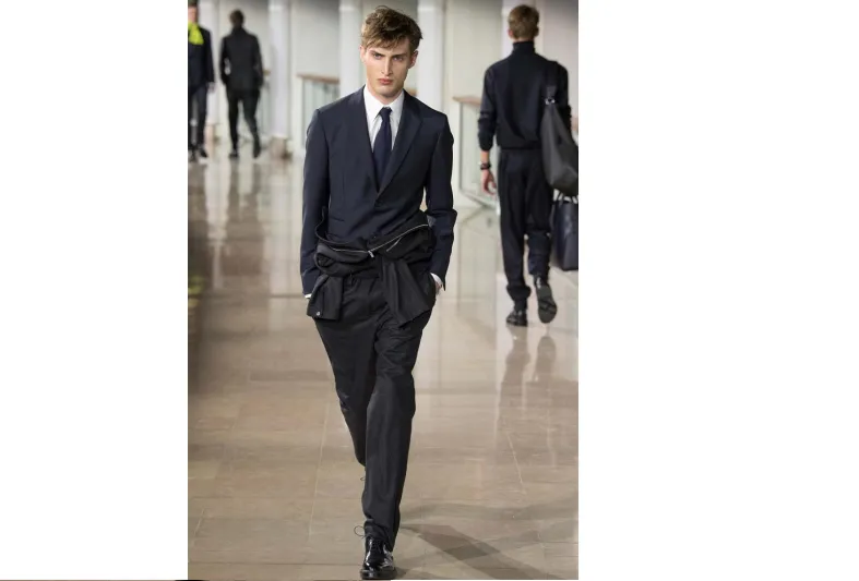 "استراقة نظر" الى أجمل بذلات الموسم المقبل 