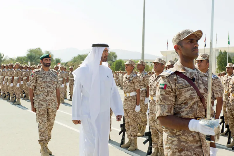 الامارات : قانون يفرض الخدمة الالزامية على الشباب.