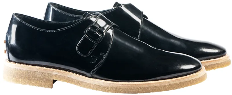 الاحذية الرجالية : بين خطوط "ديور" وألوان "تودز" وكلاسيكية "لانفان" 