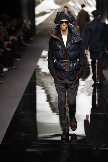 السترة "واجهة" إطلالتك... فلا تبخل عليها