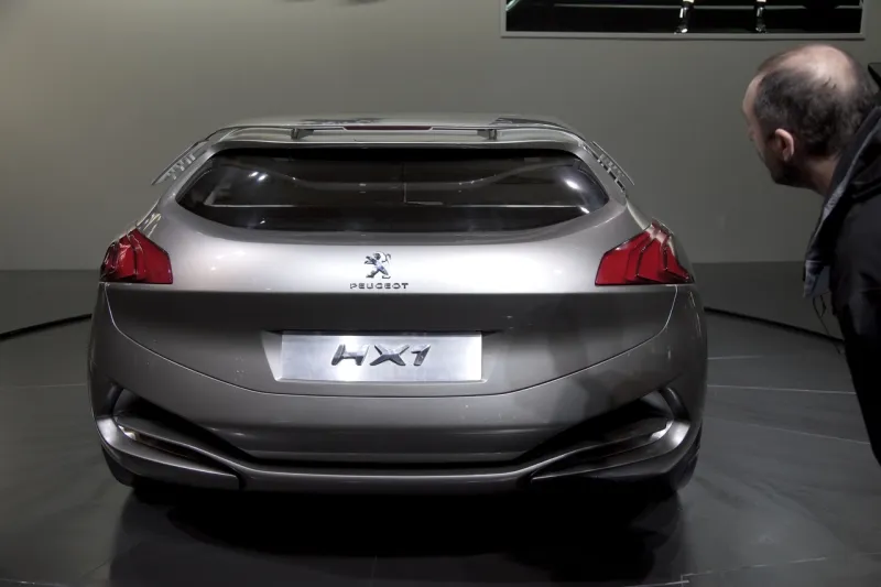 بالصور:بيجو HX1 للمنافسين " نحن هنا "