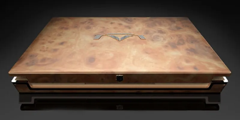 أغلى حاسوب دفتري في العالم صنع يدوي