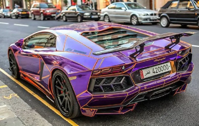 بالصور.. سيارات الطلبة الأثرياء العرب في أوروبا تثير الجدل