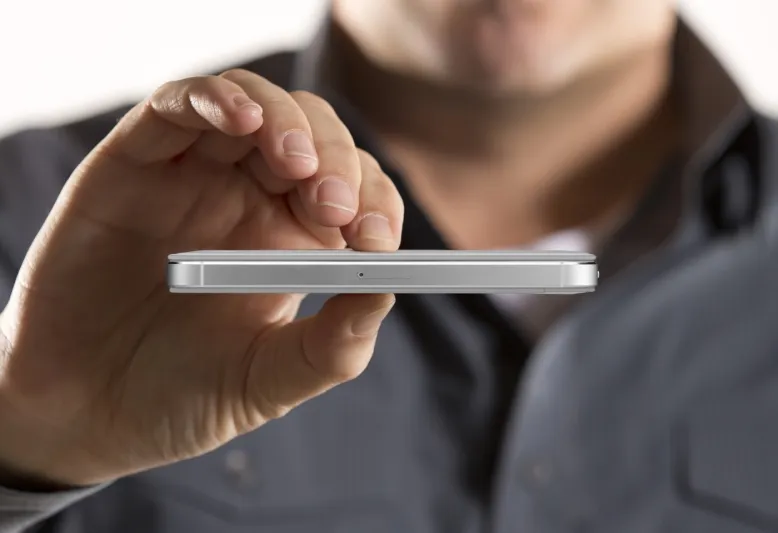 دراسة : مستخدمو “آيفون” هم الأذكى.