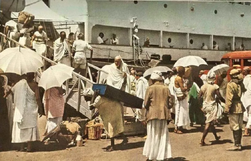صور نادرة للحج قبل 65 عام