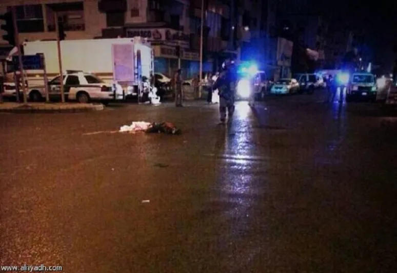 أشلاء انسان تسقط من السماء في جدة