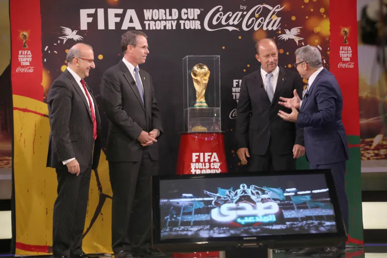 وسط حراسة مشددة "كأس العالم" يصل الى مبنى MBC في دبي