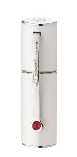 ثلاثة أساليب مختلفة للكتابة: المجموعة الرقمية من كارل لاغرفيلد ل S.T. دوبونت