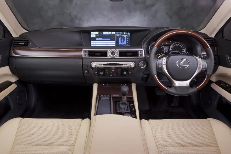 Lexus لكزس جي إس 300 إتش فخامة مع نظافة تشغيل
